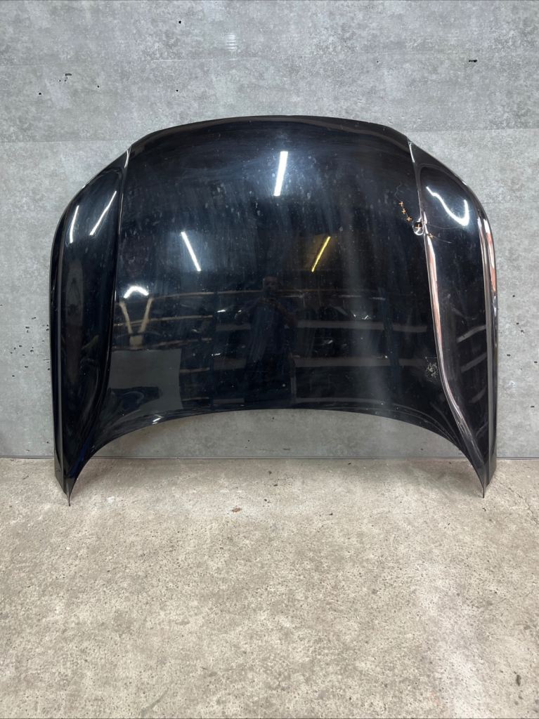 GENUINE VOLVO XC40 2018 - 2024 BONNET HOOD 31416874 Slight Damage Easy Repair