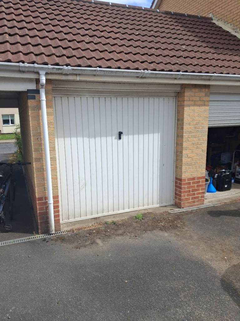 Garage for rent