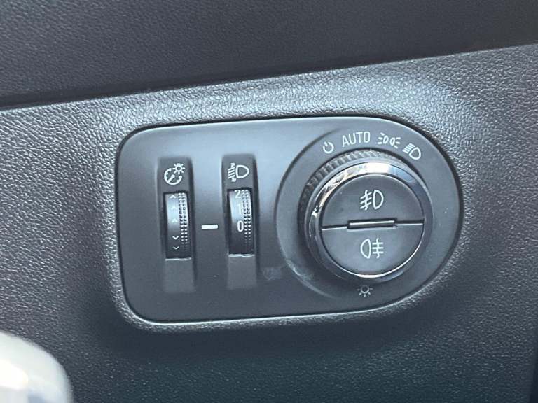 2019 Vauxhall Corsa 1.4i ecoTEC Griffin Hatchback 3dr Petrol Manual Euro 6 (75 ps) Hatchback PETR...