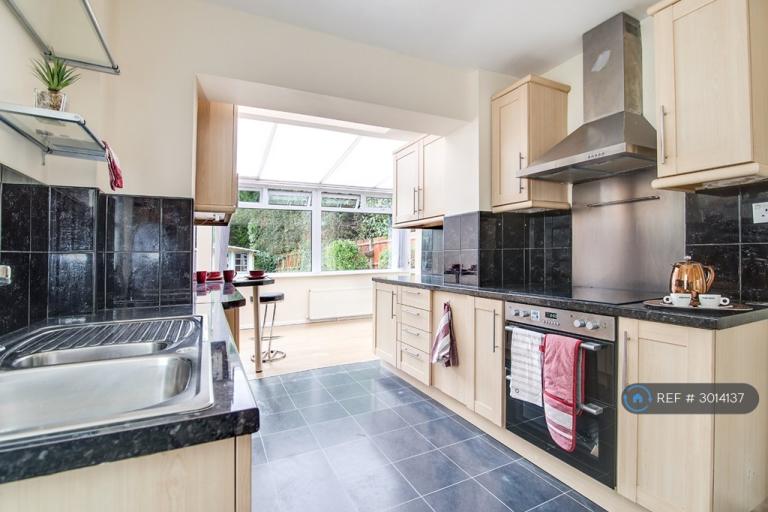 4 bedroom house in Grove Lane, Harborne, Birmingham, B17 (4 bed) (#3014137)