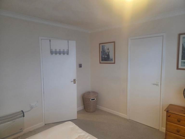 London Road Stoneygate, 2 bedroom purpose built flat with secure parking.