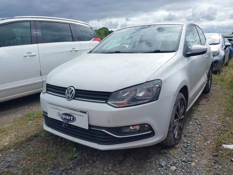 Breaking VW Polo 6C 2015 3 Door 1.2 TSI CJZC 5 Speed PED White LC9A
