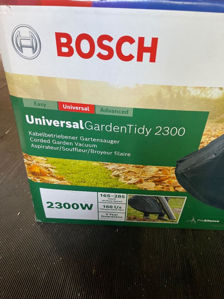 Bosch UniversalGardenTidy 2300 Corded Garden Vacuum/Leaf Blower