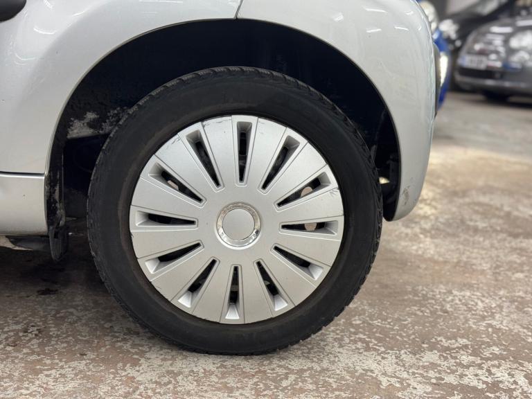 2009 Peugeot 107 1.0 Urban 5dr 2-Tronic HATCHBACK Petrol Automatic