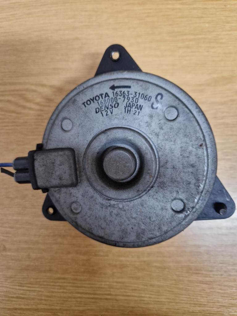 toyota estima cooling radiator fan motor ( 1 of 2 )