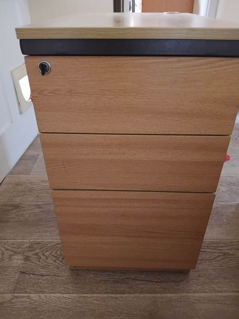 Wooden 3-Drawer Filing Cabinet with Lock – Good Condition