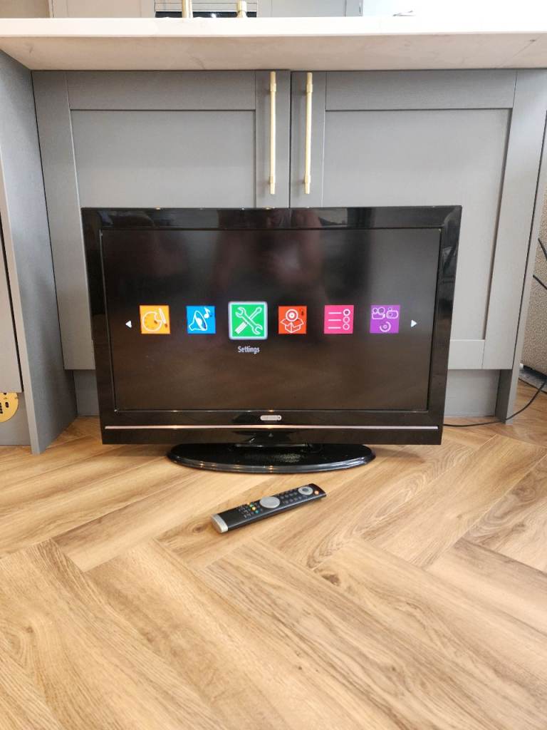 Dighome D22LCD 22 Inch TV with Remote – Good Condition