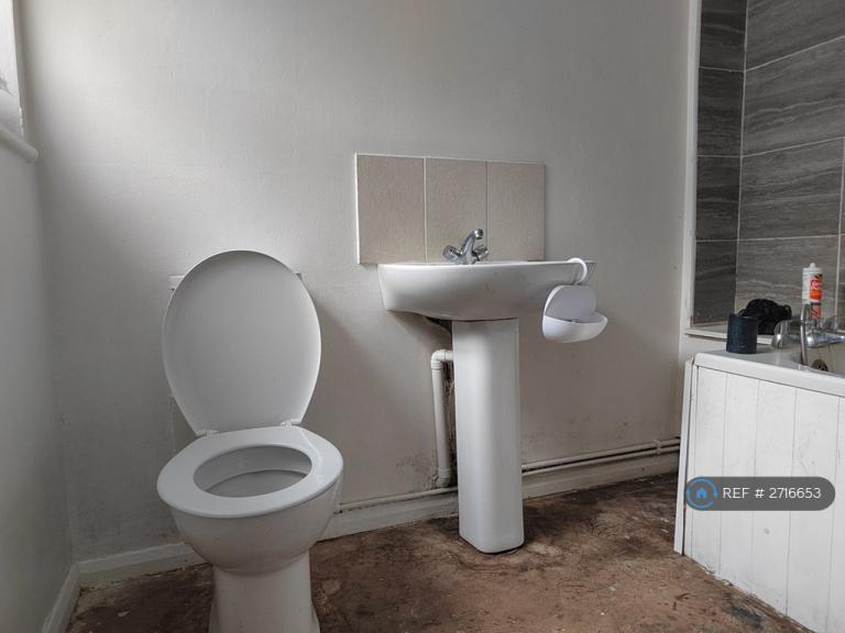 3 bedroom house in Jefferson Road, Sheerness, ME12 (3 bed) (#2716653)