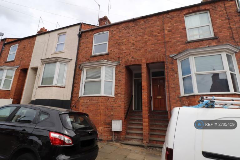 3 bedroom house in Newington Road, Northampton, NN2 (3 bed) (#2785409)
