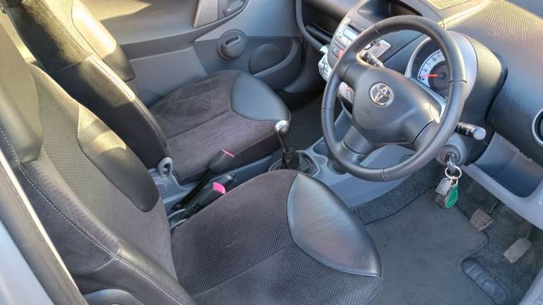 Toyota, AYGO, Hatchback, 2010, Manual, 998 (cc), 3 doors