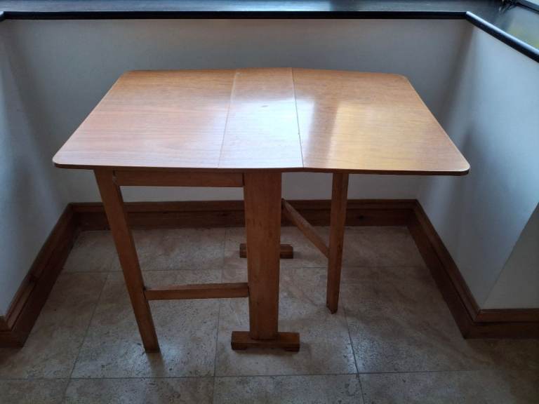 Drop Leaf Dining Table 