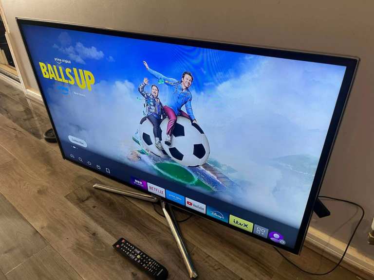 Used old Samsung Tv 50 inch.  selling cheap ! This tv was used in my sons room 