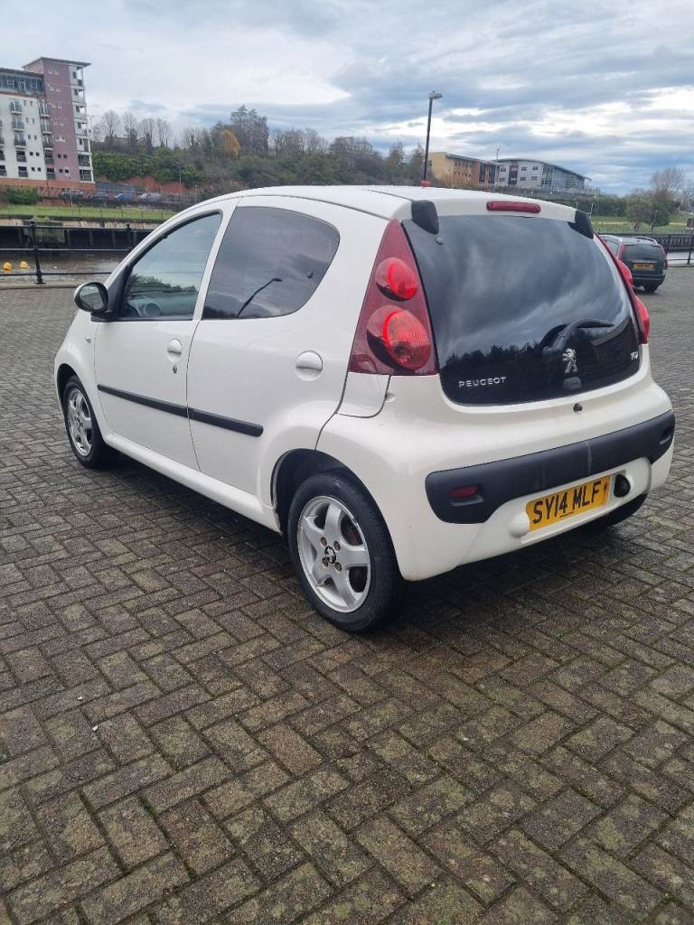 Peugeot 107 allure 1.0 5dr, 1 owner fmdsh, long mot,60+mpg,£20 tax,bargain