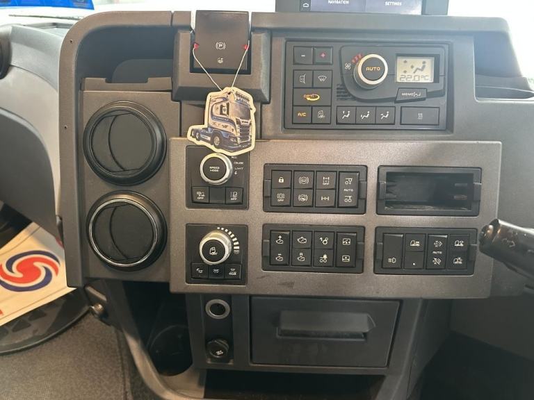 2021 RENAULT T 520 6X2 TWIN WHEEL TAG T HIGH