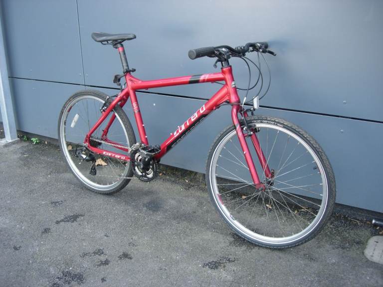 Mountain/ Commuter Bike by Carrera, Red, Lite Ali Frame, JUST SERVICED / CHEAP PRICE!!