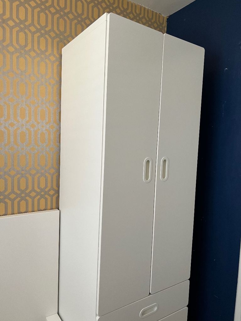 REDUCED!! IKEA smastad wardrobe