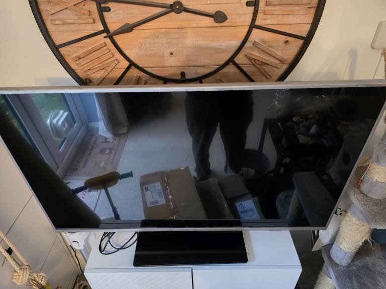 Philips 43PUS6754 43" Smart Ambilight 4K Ultra HD TV