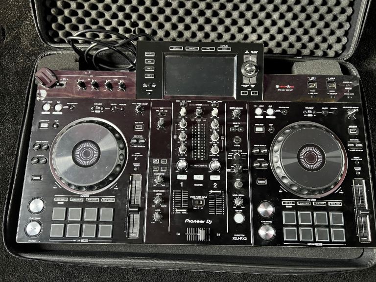 Pioneer XDJ-RX2 all-in-one DJ Decks with UGC Carry Case