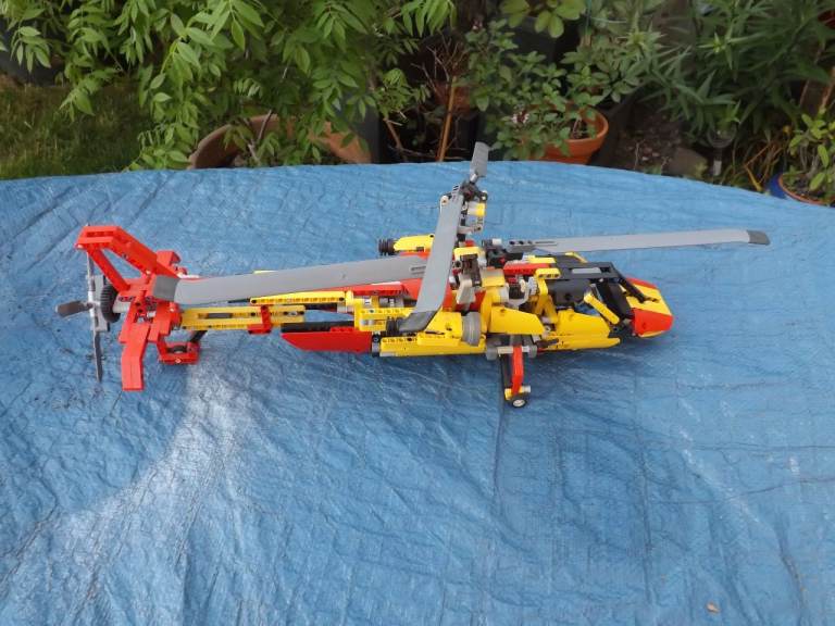 LEGO TECHNIC 9396 RESCUE HELICOPTER 
