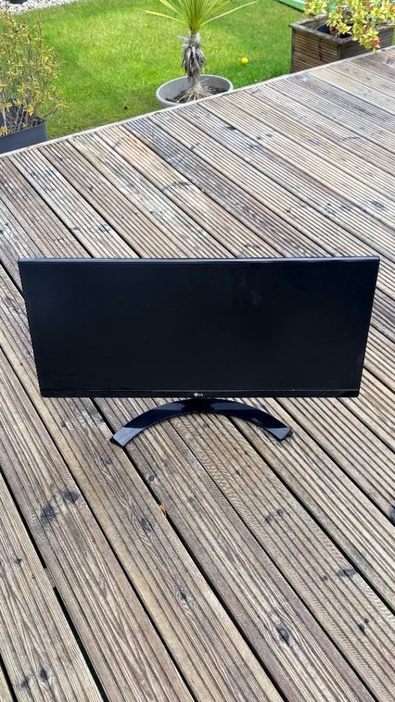 LG  21:9 UltraWide IPS LED Monitor