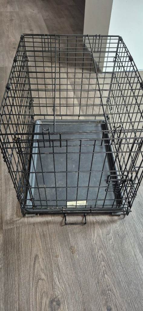 Dog crate suitable for puppies