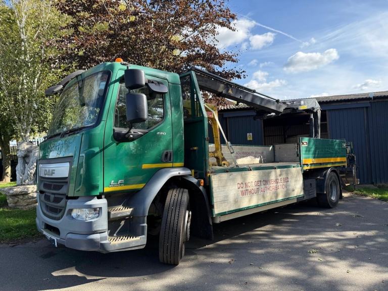  2015 DAF LF 55.220 DROPSIDE EURO 6 WITH HMF 1210 CRANE 
