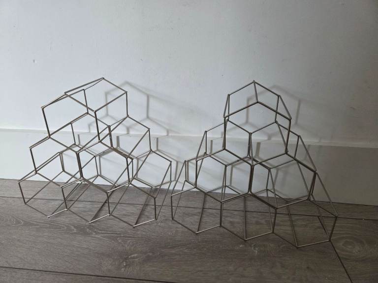 Honeycomb wine rack bottle holder