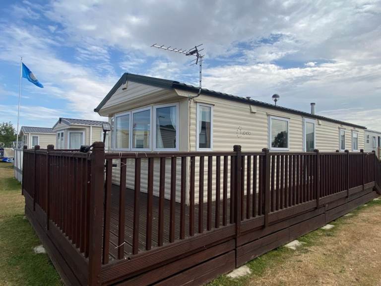 Static Caravan Holiday Home at 7 Lakes Country Park Lincolnshire Unity Holidays 