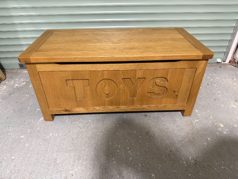 Solid Oak Trunk Ottoman Toy Box with Hinged Lid Storage Container