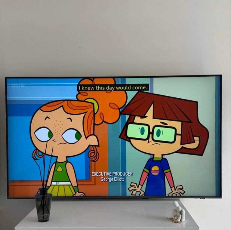 1x SAMSUNG - QE55Q60DAUXXU 55" Smart 4K Ultra HD HDR QLED TV with Bixby & Alexa