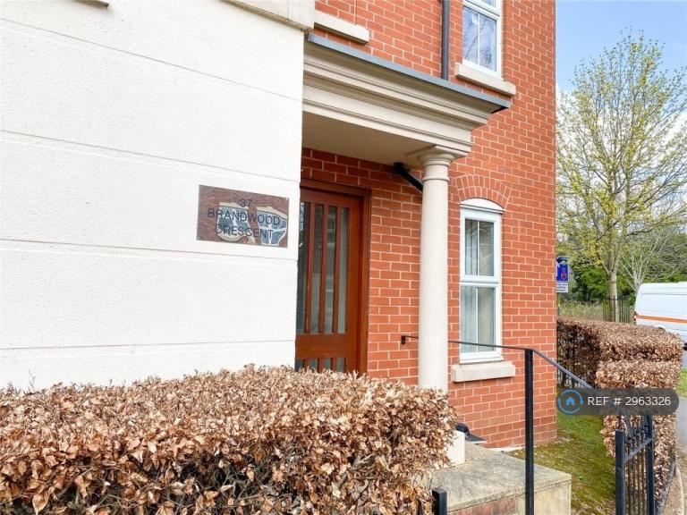 2 bedroom flat in Brandwood Crescent, Birmingham, B30 (2 bed) (#2963326)