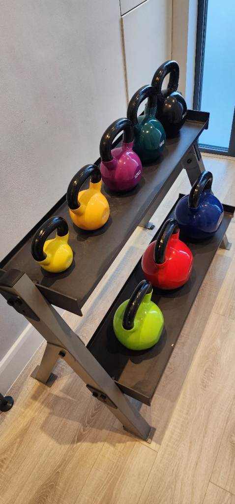 4-40kg cast iron kettlebell set & two tier rack *IMMACULATE*