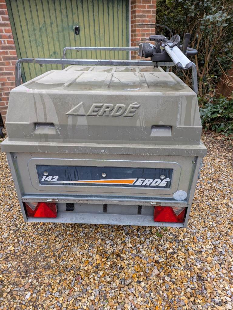 ERDE 142 Trailer with Lockable ABS Hardtop and Load Bars