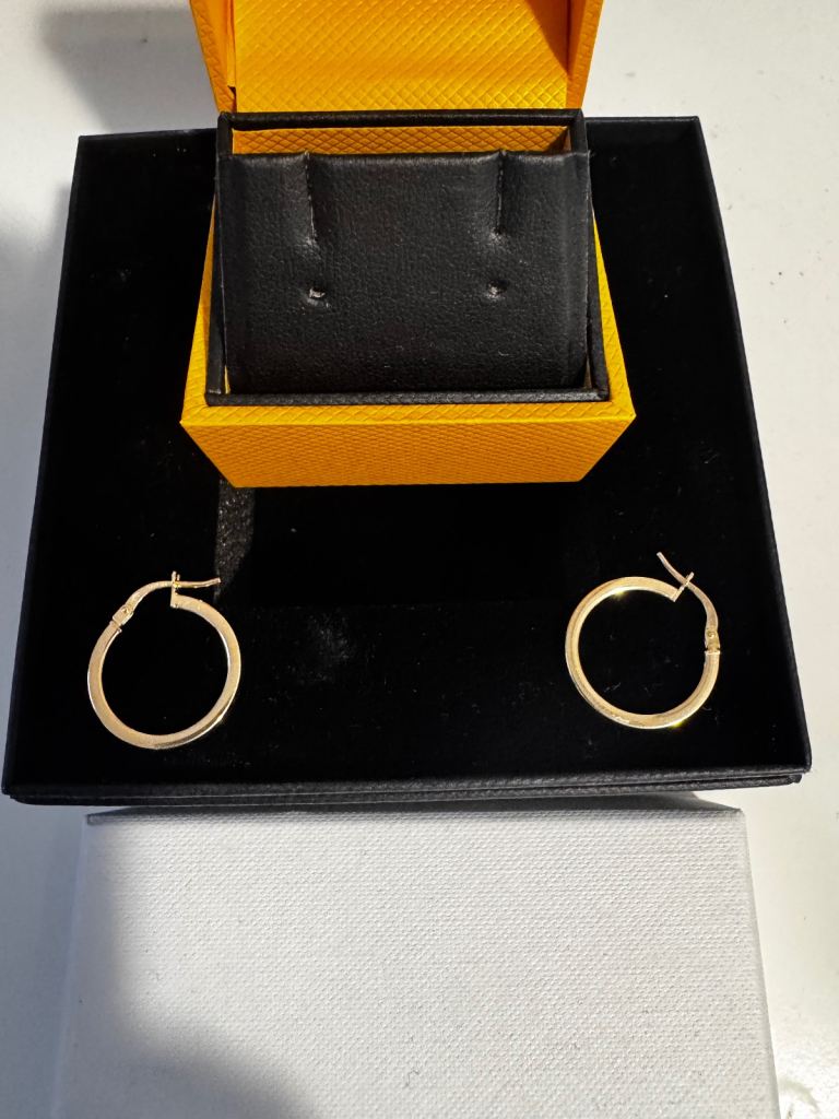 Pair 9ct Yellow Gold 18mm Hoop Earrings (NEVER WORN)