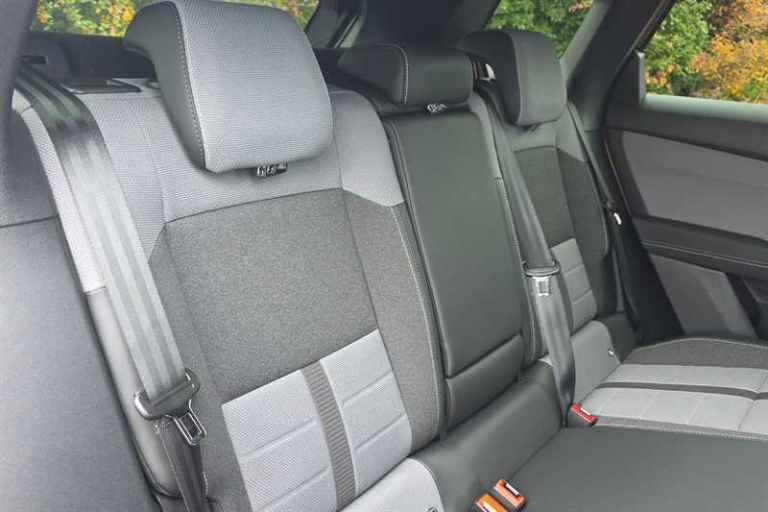 2025 Vauxhall Grandland 1.2 Hybrid [136] Ultimate 5dr e-DCT6 [Pan Roof] HATCHBACK PETROL Automatic