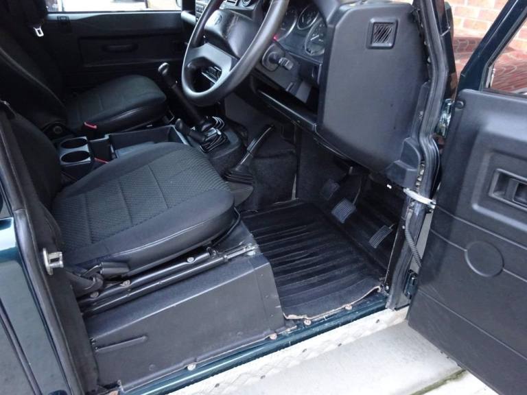 2016 Land Rover Defender Station Wagon TDCi [2.2] WINDOW VAN DIESEL Manual