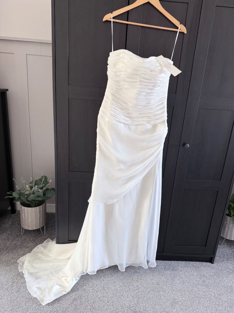 BNWT Wedding dress by Ronald Joyce - Victoria Jane