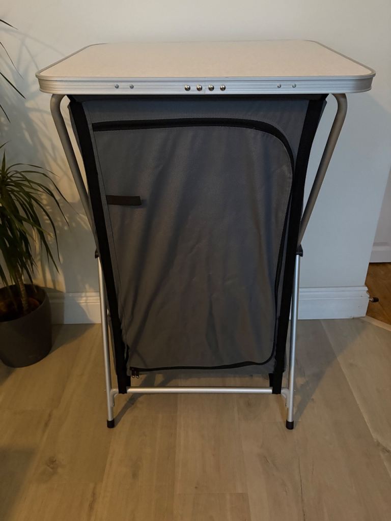 Wynnster camping cupboard with storage bag 