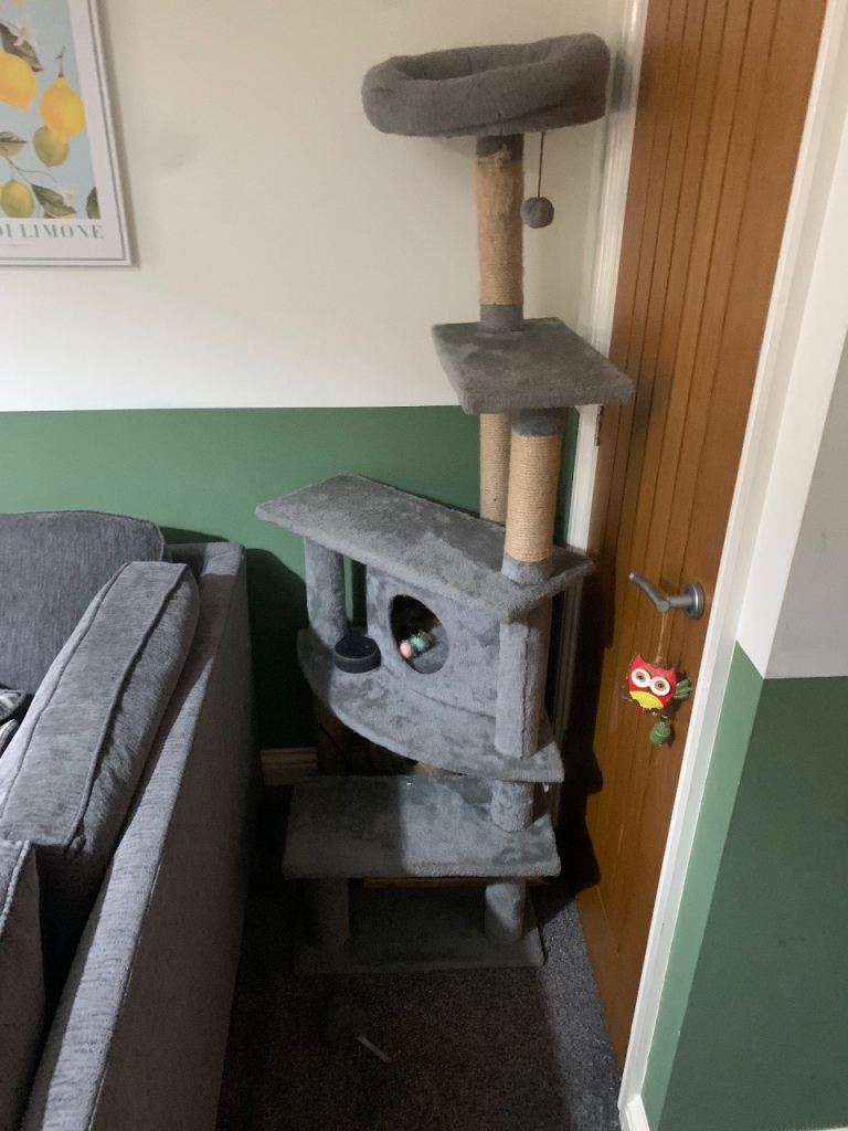 Large cat tower