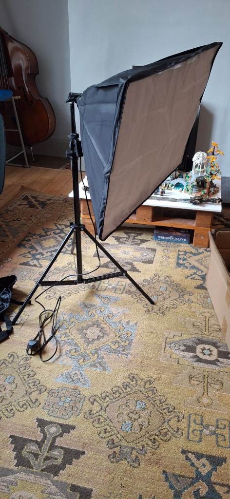 2x Softbox lamps plus photography background stand