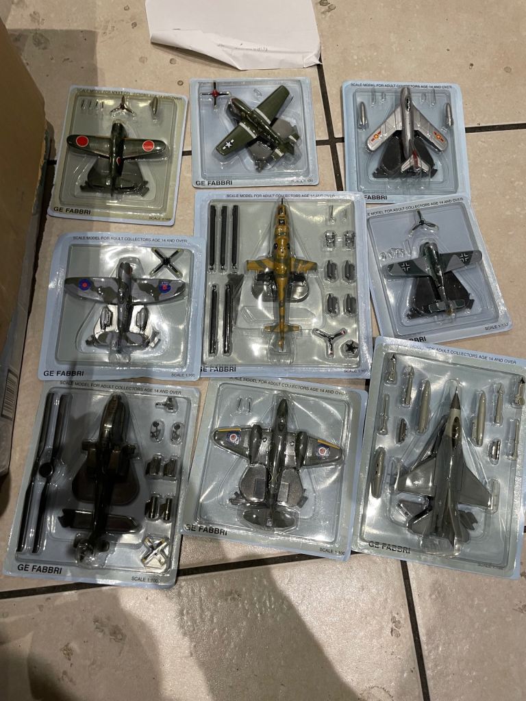 Air combat collection. Atlas GE fabbri diecast military aircraft models with magazines