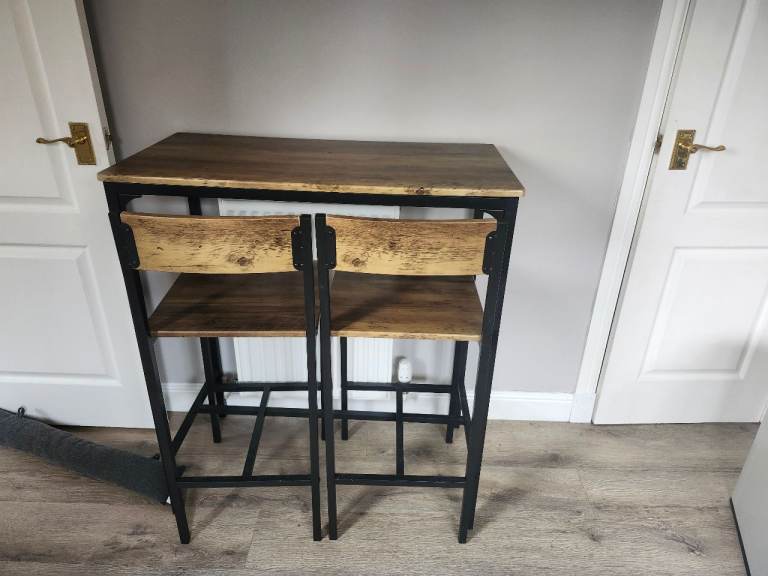 Breakfast bar and chairs