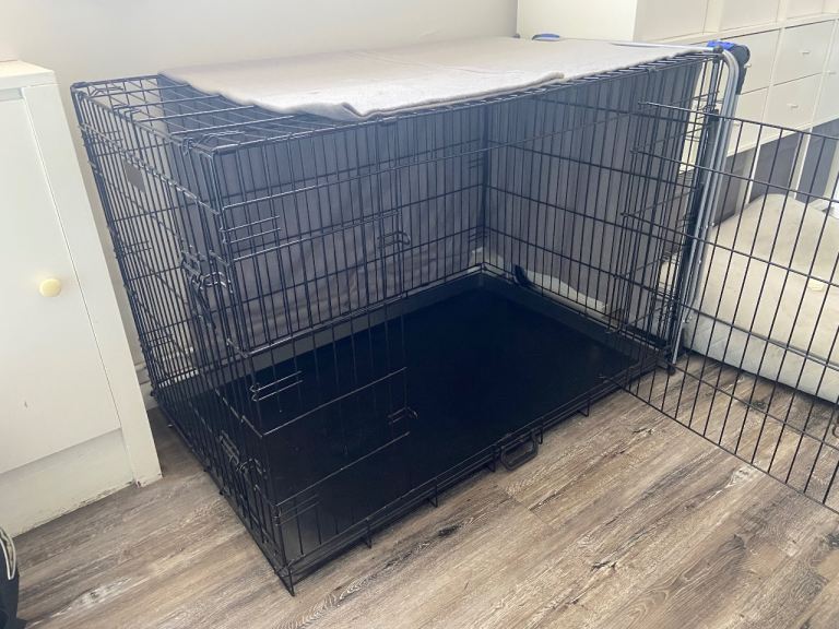 Dog crate with blanket cover. Extra Large