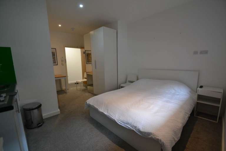 Studio flat in Unit London Road, Kingston Upon Thames