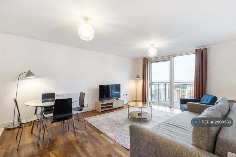 1 bedroom flat in Labyrinth Tower, London, E8 (1 bed) (#2808539)