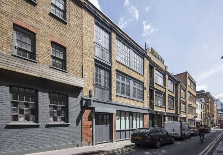 *Shoreditch* Private Serviced Office: Unit for 40 desks to rent EC2A