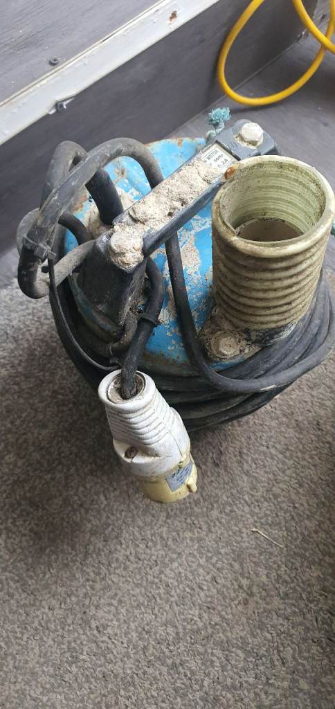2 x 110v water pumps