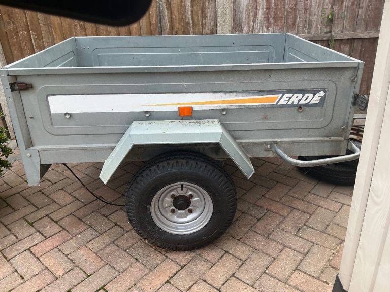 Erde  142 Trailer