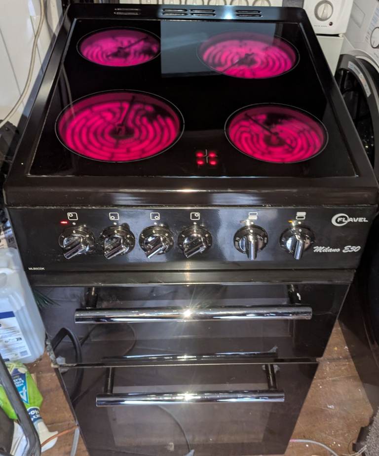 Free delivery 50 cm black electric cooker excellent condition 