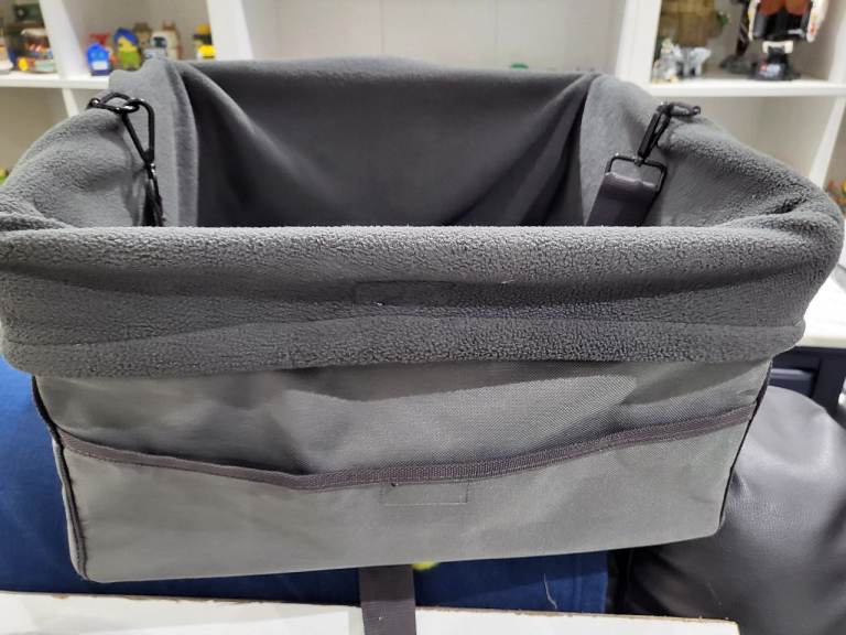 Dog booster seat for car